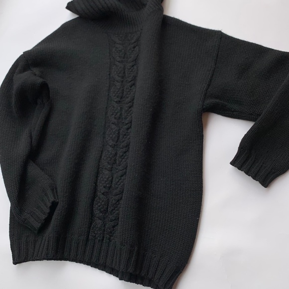 ❌SOLD❌ Vintage 100% Wool Oversized Black Fisherman Cable Knit Turtleneck Sweater - Picture 8 of 9